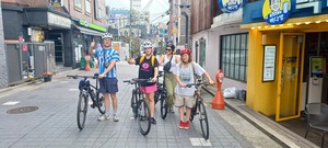 Riding the Han River with British friends!