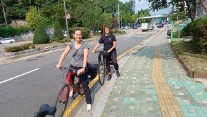 부산으로 출발 하는 어느 자전거 여행자 출발 인증샷!!  A bicycle traveler