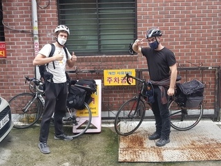 Jason의 자전거여행 도와드렸습니다.